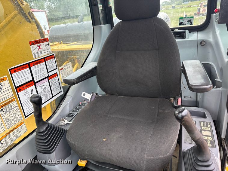 image for item FC4699 2005 Komatsu PC220LC-7L  excavator