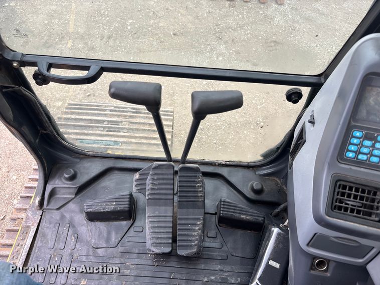 image for item FC4699 2005 Komatsu PC220LC-7L  excavator