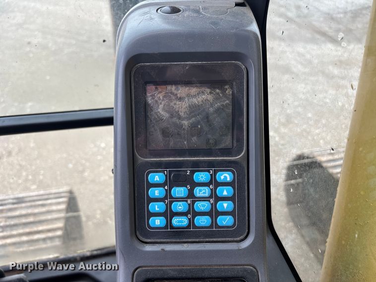 image for item FC4699 2005 Komatsu PC220LC-7L  excavator
