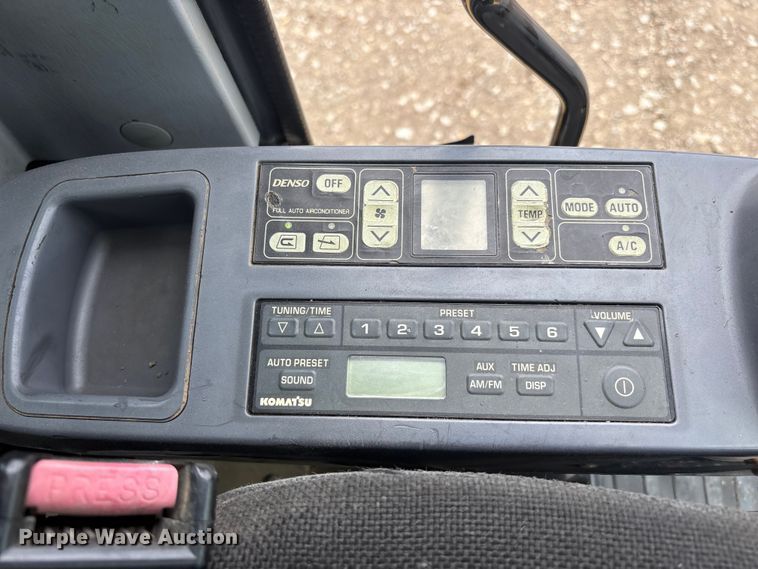 image for item FC4699 2005 Komatsu PC220LC-7L  excavator