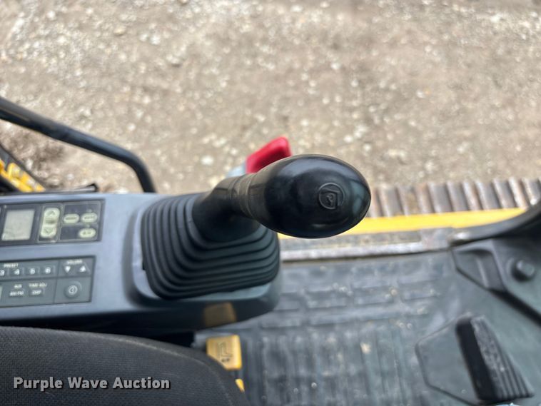 image for item FC4699 2005 Komatsu PC220LC-7L  excavator