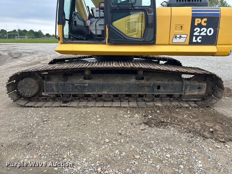 image for item FC4699 2005 Komatsu PC220LC-7L  excavator