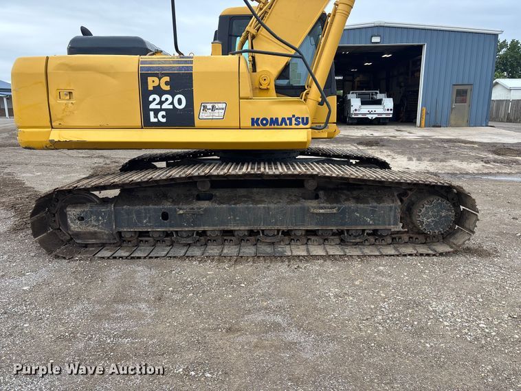 image for item FC4699 2005 Komatsu PC220LC-7L  excavator