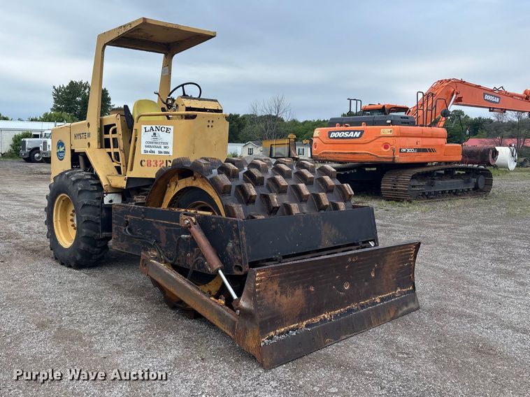 image for item FC4700 Hyster C832B single drum vibratory padfoot roller