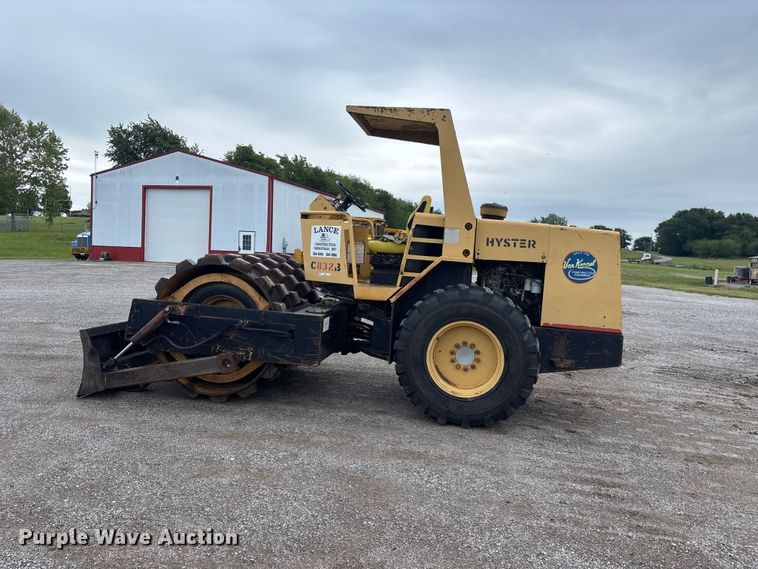 image for item FC4700 Hyster C832B single drum vibratory padfoot roller