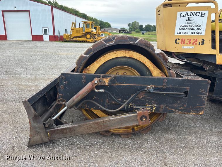 image for item FC4700 Hyster C832B single drum vibratory padfoot roller
