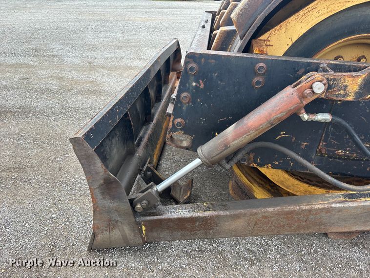 image for item FC4700 Hyster C832B single drum vibratory padfoot roller