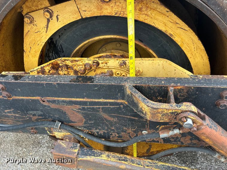 image for item FC4700 Hyster C832B single drum vibratory padfoot roller