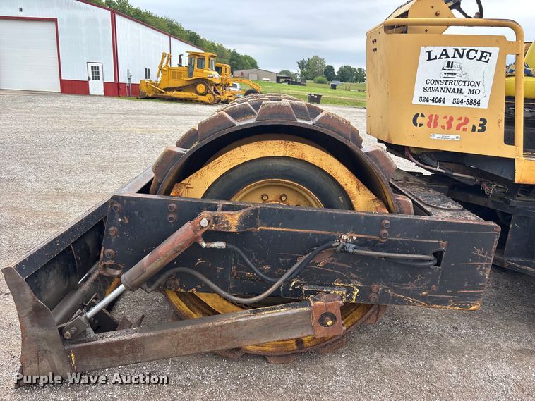 image for item FC4700 Hyster C832B single drum vibratory padfoot roller