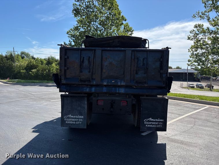 image for item FC4704 2000 Ford F750 dump truck