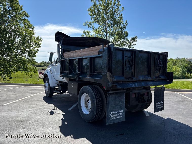 image for item FC4704 2000 Ford F750 dump truck