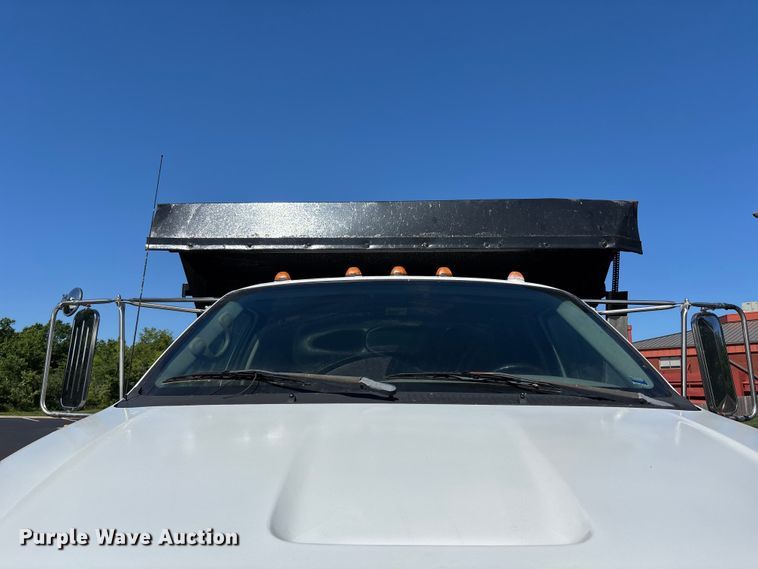 image for item FC4704 2000 Ford F750 dump truck