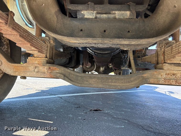 image for item FC4704 2000 Ford F750 dump truck