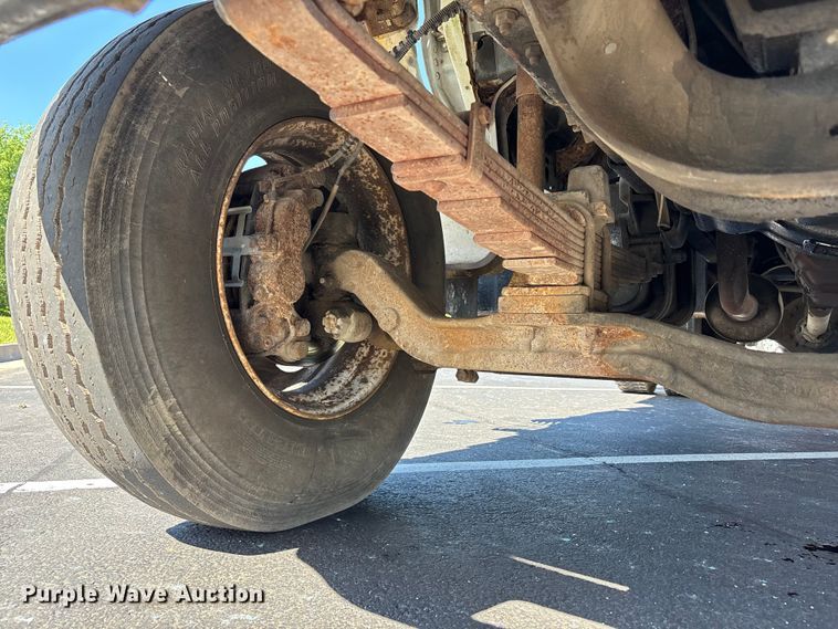 image for item FC4704 2000 Ford F750 dump truck