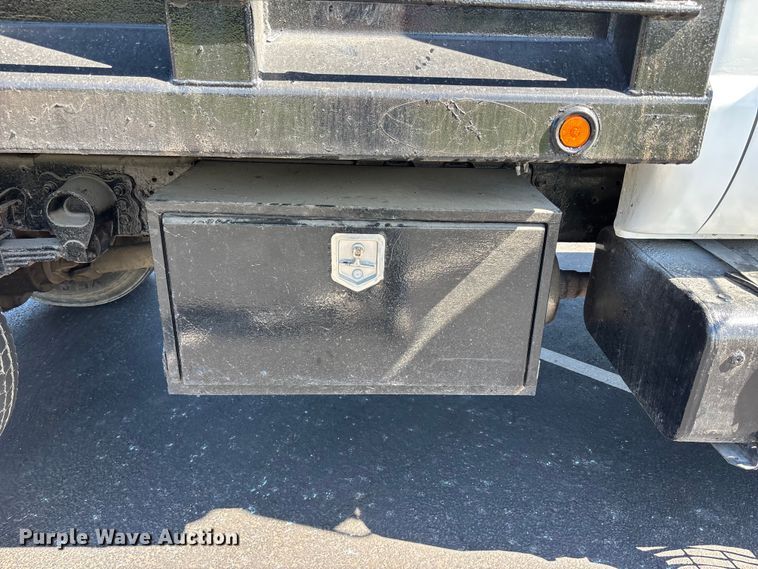image for item FC4704 2000 Ford F750 dump truck