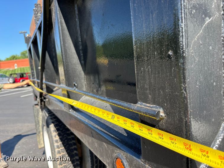 image for item FC4704 2000 Ford F750 dump truck
