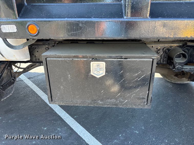 image for item FC4704 2000 Ford F750 dump truck