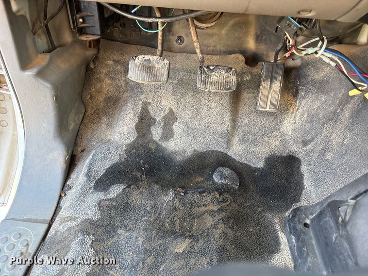 image for item FC4704 2000 Ford F750 dump truck
