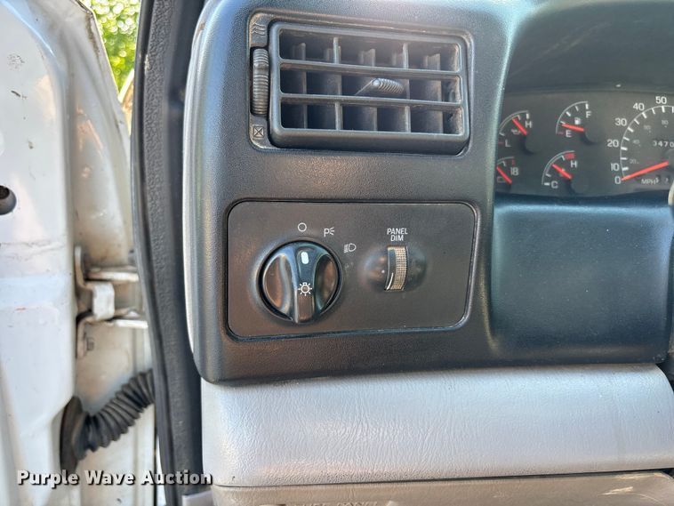 image for item FC4704 2000 Ford F750 dump truck