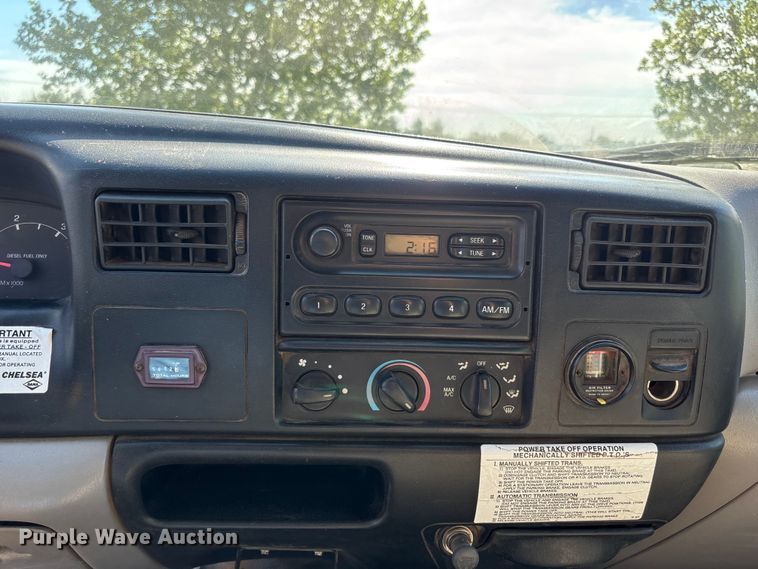 image for item FC4704 2000 Ford F750 dump truck