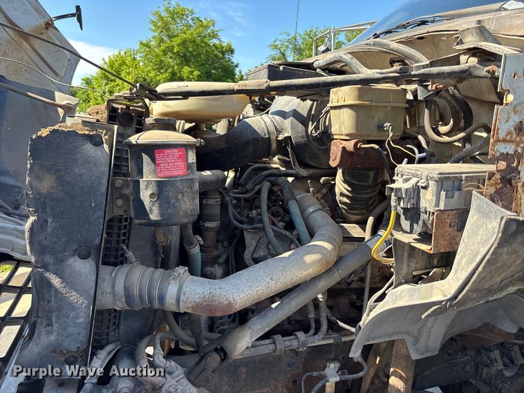 image for item FC4704 2000 Ford F750 dump truck