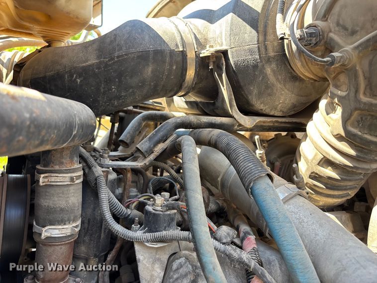 image for item FC4704 2000 Ford F750 dump truck