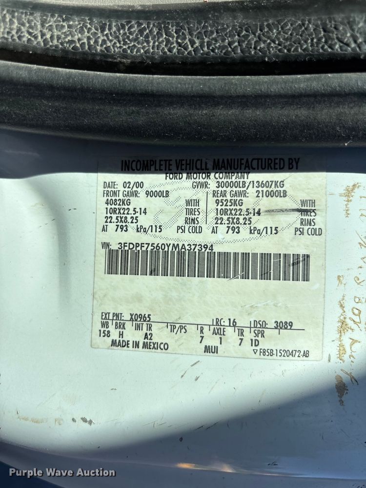 image for item FC4704 2000 Ford F750 dump truck