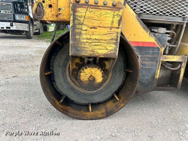 image for item FC5202 Hypac C754A double drum vibratory roller