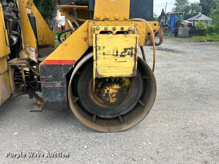 image for item FC5202 Hypac C754A double drum vibratory roller