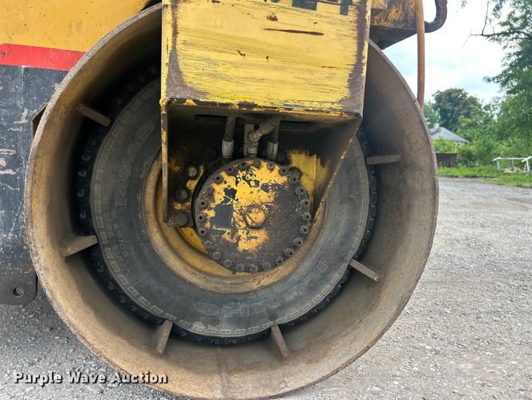 image for item FC5202 Hypac C754A double drum vibratory roller