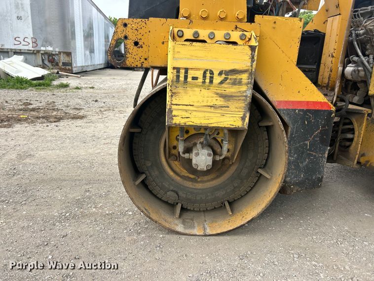 image for item FC5202 Hypac C754A double drum vibratory roller