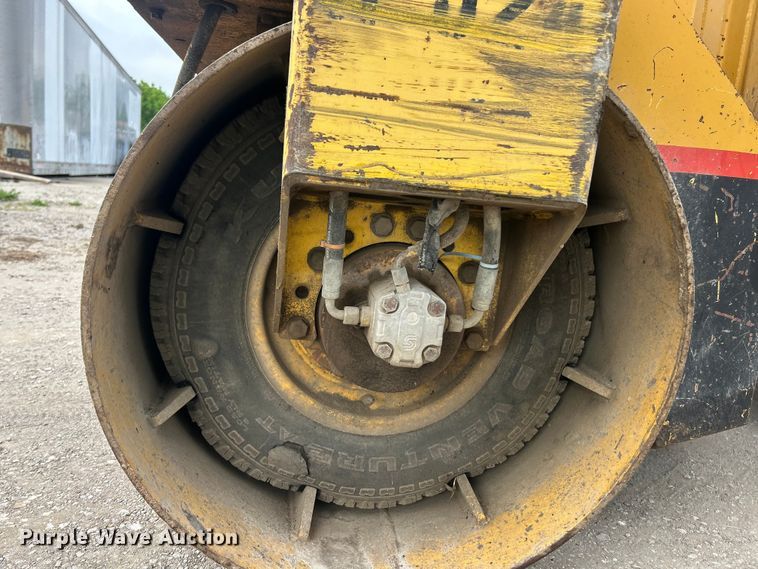 image for item FC5202 Hypac C754A double drum vibratory roller