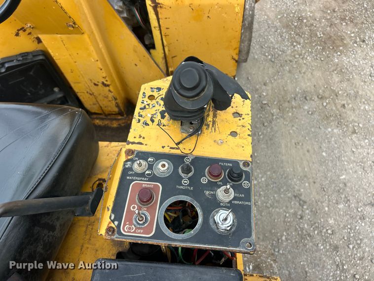image for item FC5202 Hypac C754A double drum vibratory roller