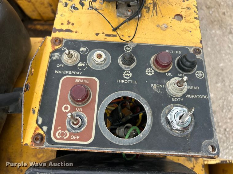 image for item FC5202 Hypac C754A double drum vibratory roller