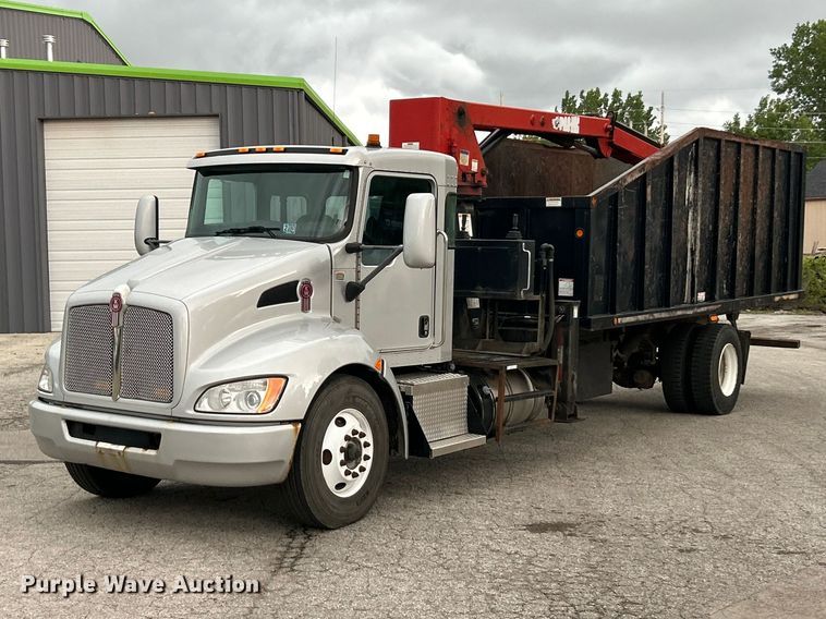 image for item FC5517 2015 Kenworth T370 grapple crane truck