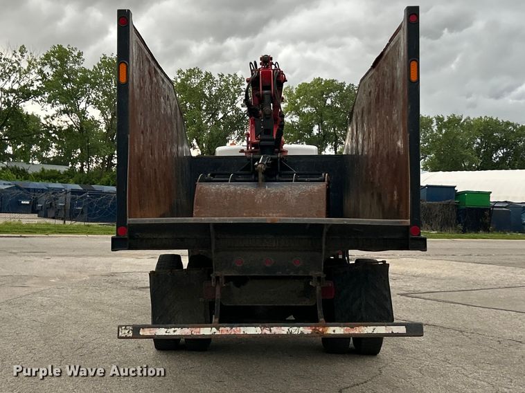 image for item FC5517 2015 Kenworth T370 grapple crane truck