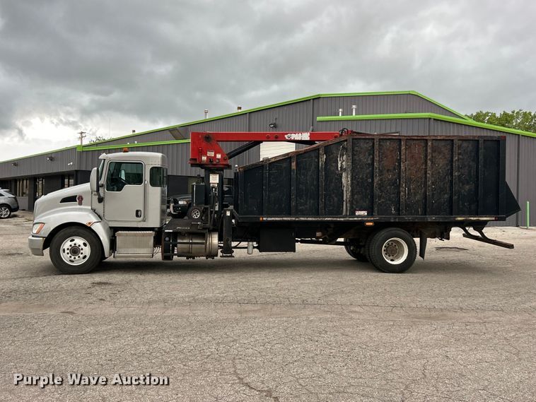 image for item FC5517 2015 Kenworth T370 grapple crane truck