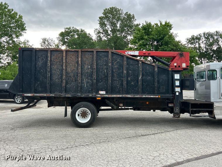 image for item FC5517 2015 Kenworth T370 grapple crane truck