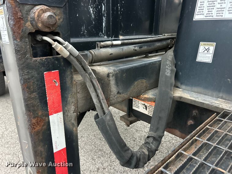 image for item FC5517 2015 Kenworth T370 grapple crane truck