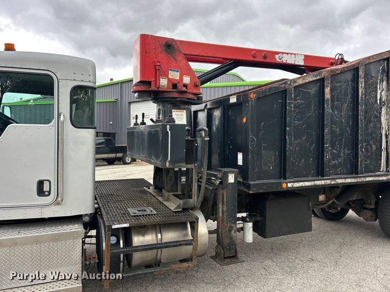 image for item FC5517 2015 Kenworth T370 grapple crane truck