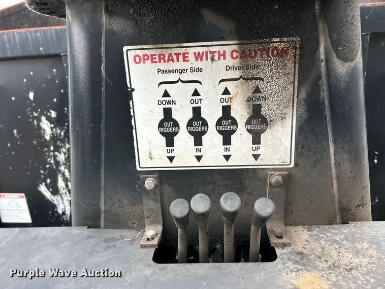 image for item FC5517 2015 Kenworth T370 grapple crane truck