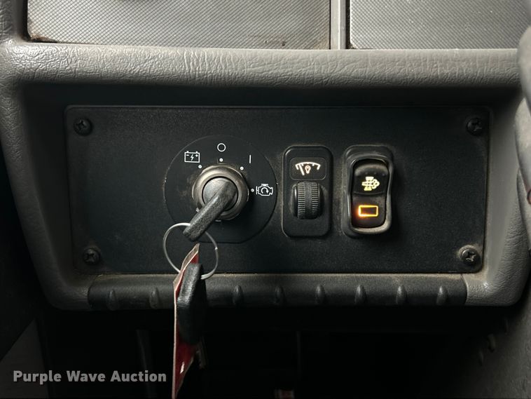 image for item FC5517 2015 Kenworth T370 grapple crane truck