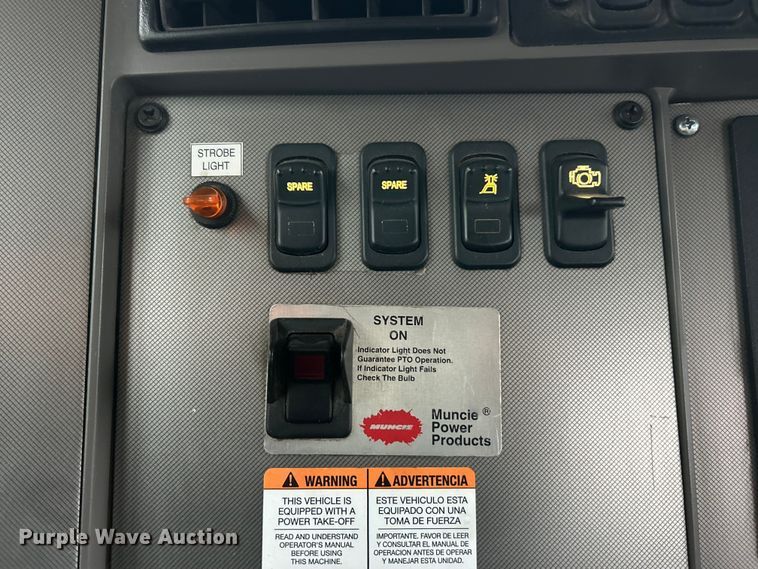 image for item FC5517 2015 Kenworth T370 grapple crane truck