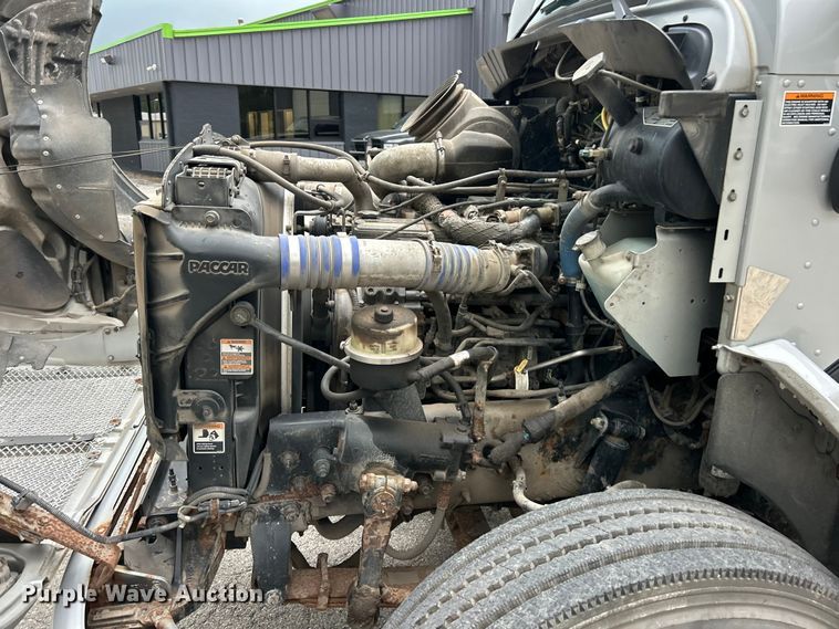image for item FC5517 2015 Kenworth T370 grapple crane truck