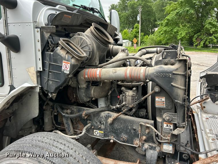 image for item FC5517 2015 Kenworth T370 grapple crane truck