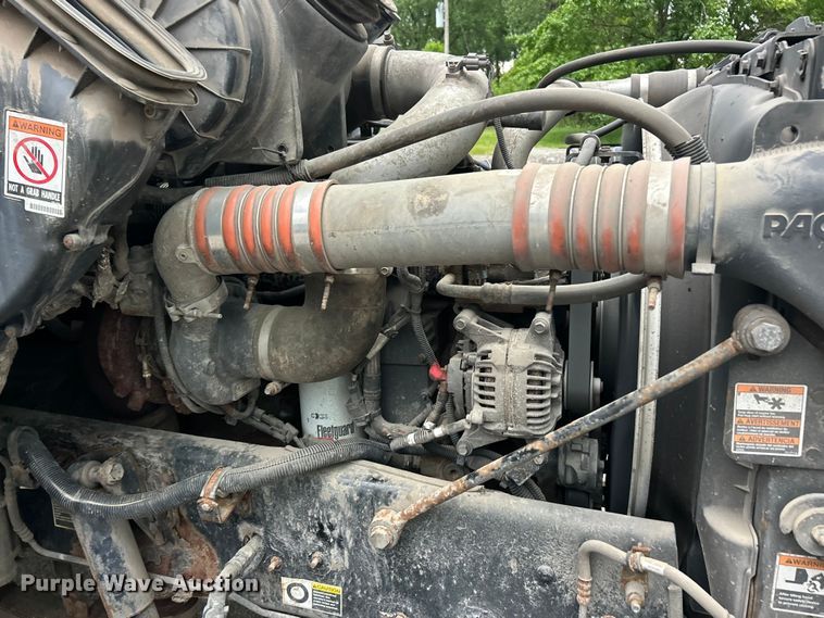 image for item FC5517 2015 Kenworth T370 grapple crane truck