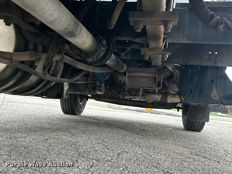 image for item FC5517 2015 Kenworth T370 grapple crane truck