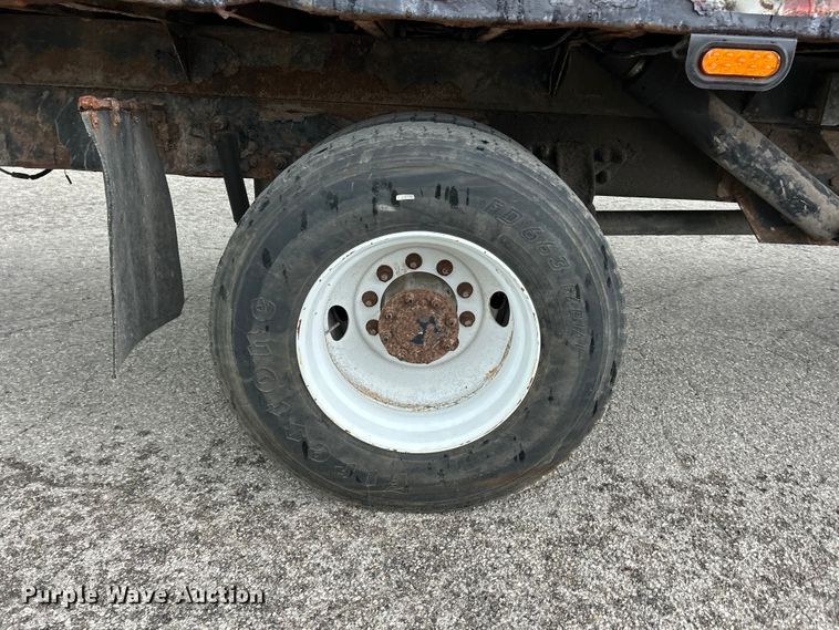 image for item FC5517 2015 Kenworth T370 grapple crane truck