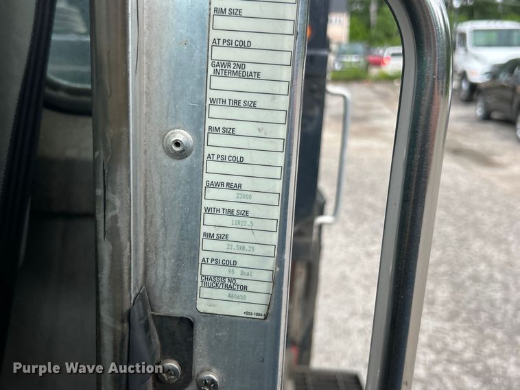 image for item FC5517 2015 Kenworth T370 grapple crane truck