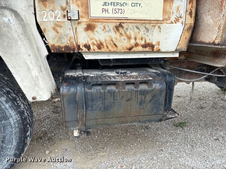 image for item FC5696 1973 Ford 8000 water truck